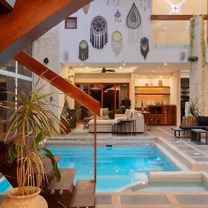  Villa Tikal